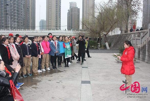 5年級(jí)學(xué)生張昕瑤作了“保護(hù)水資源倡議書” 5年級(jí)學(xué)生張昕瑤作了“保護(hù)水資源倡議書”